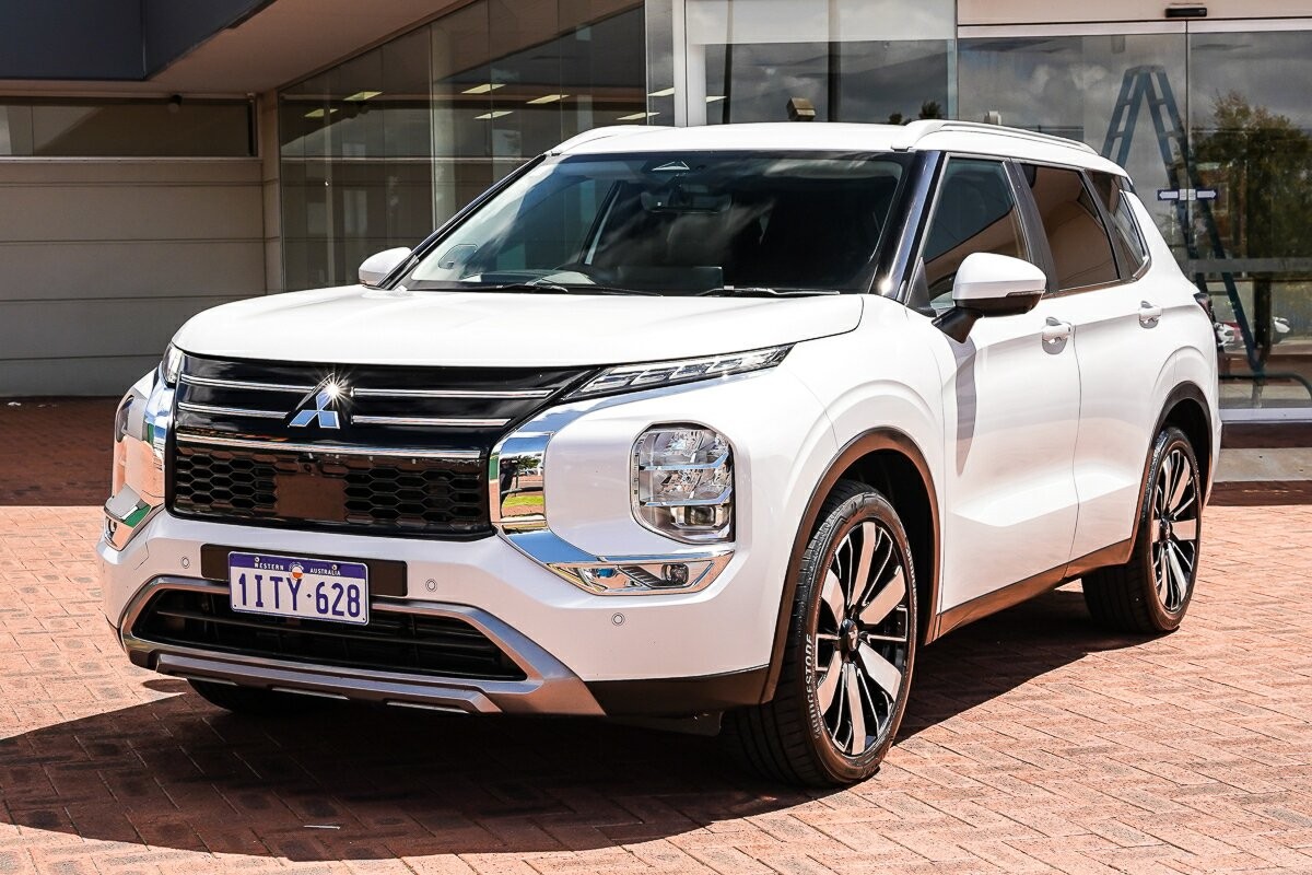 Mitsubishi Outlander image 4