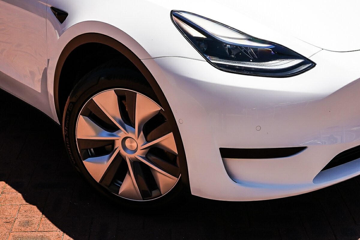 Tesla Model Y image 2