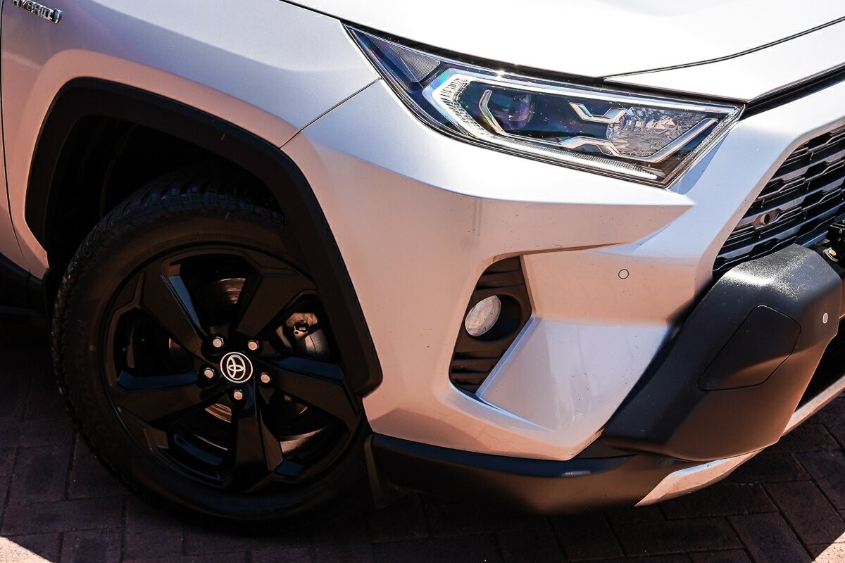 Toyota Rav4 image 2