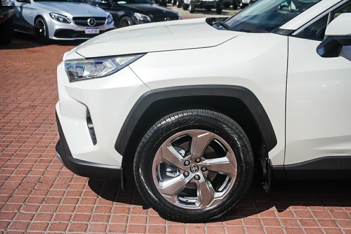 Toyota Rav4 image 3