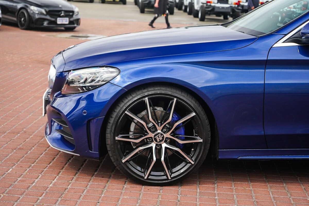 Mercedes Benz C-class image 4