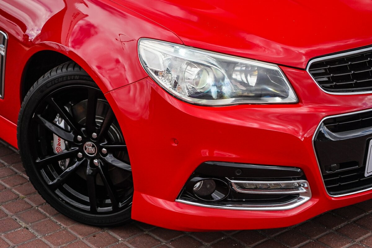 Holden Commodore image 2