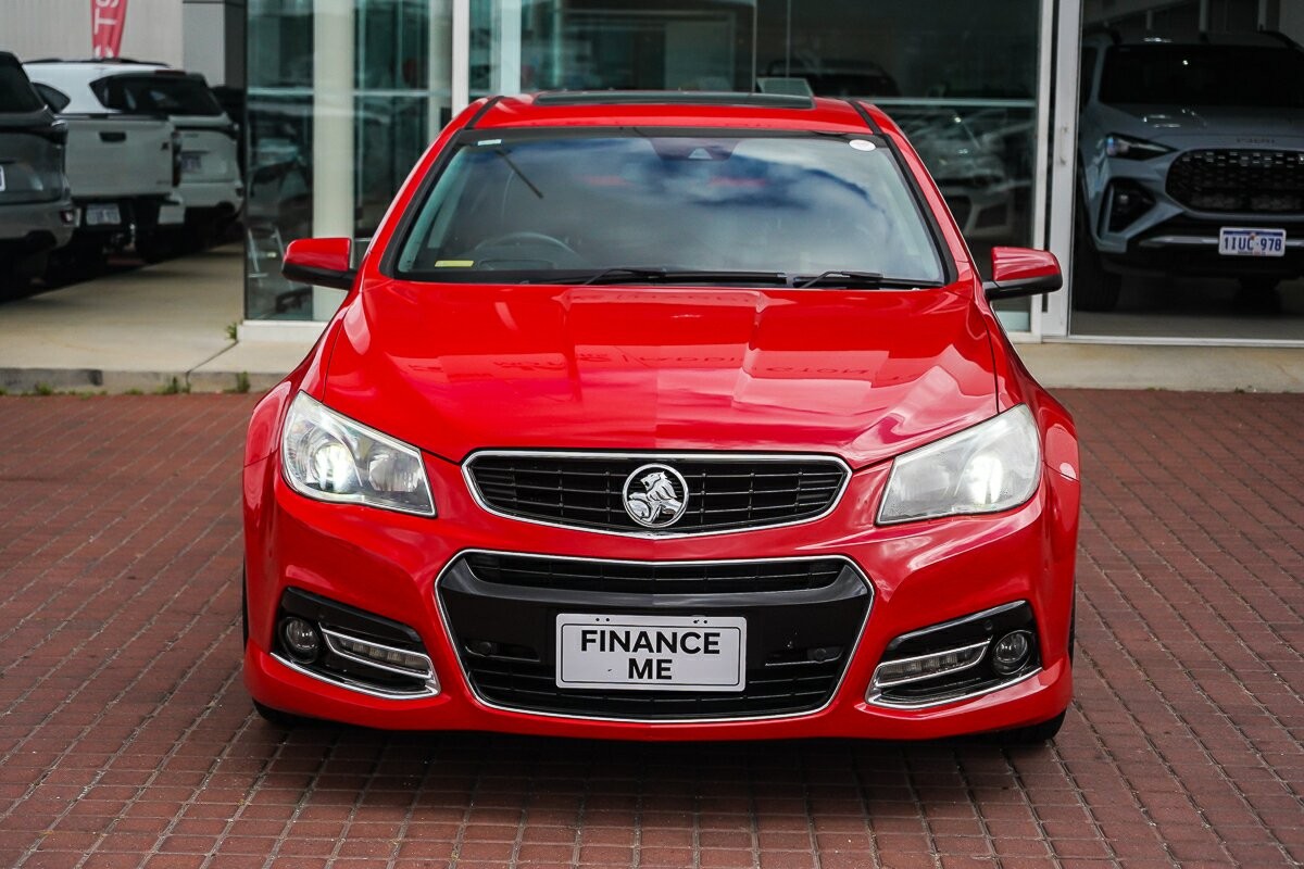 Holden Commodore image 3