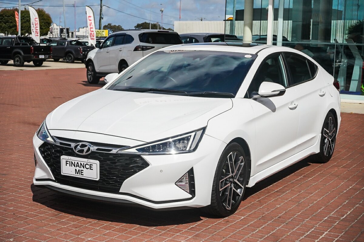 Hyundai Elantra image 4