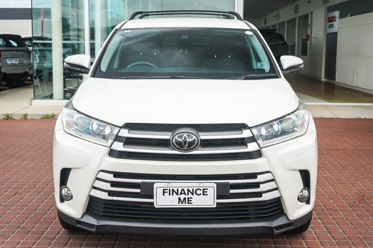 Toyota Kluger image 3