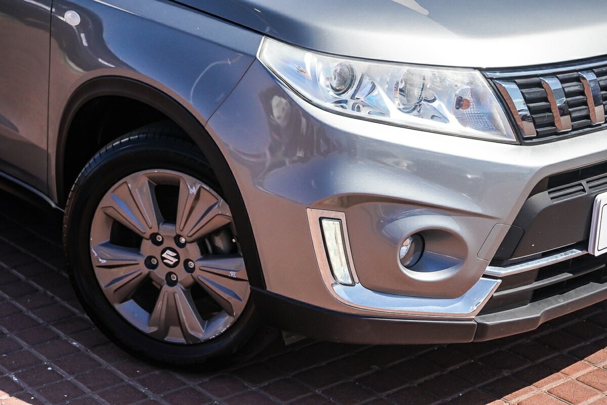 Suzuki Vitara image 2
