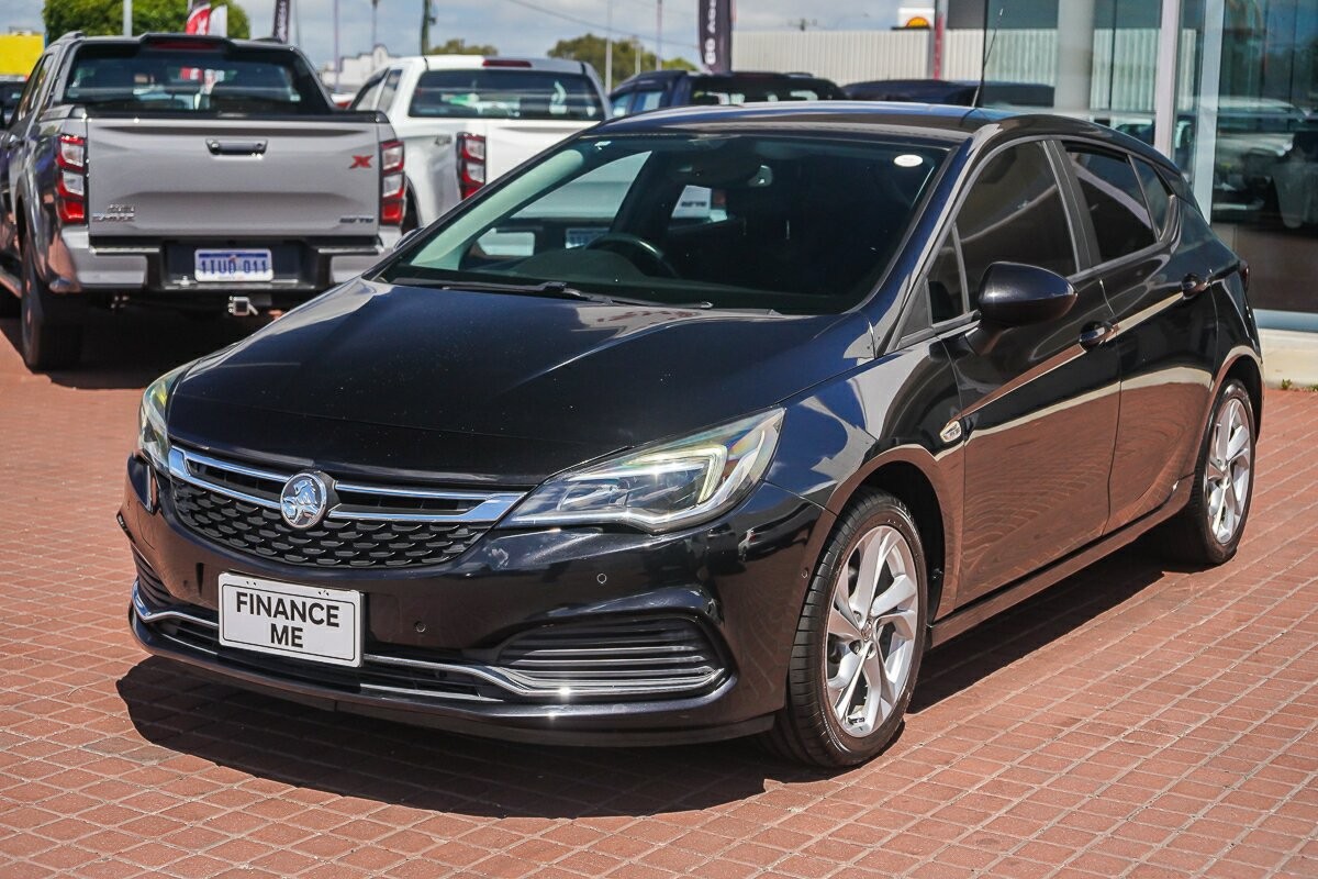Holden Astra image 4