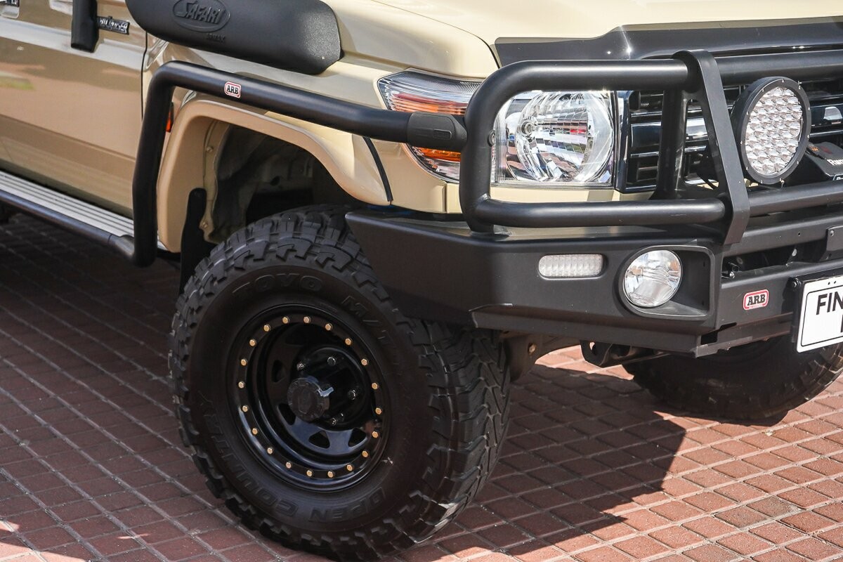 Toyota Landcruiser image 2