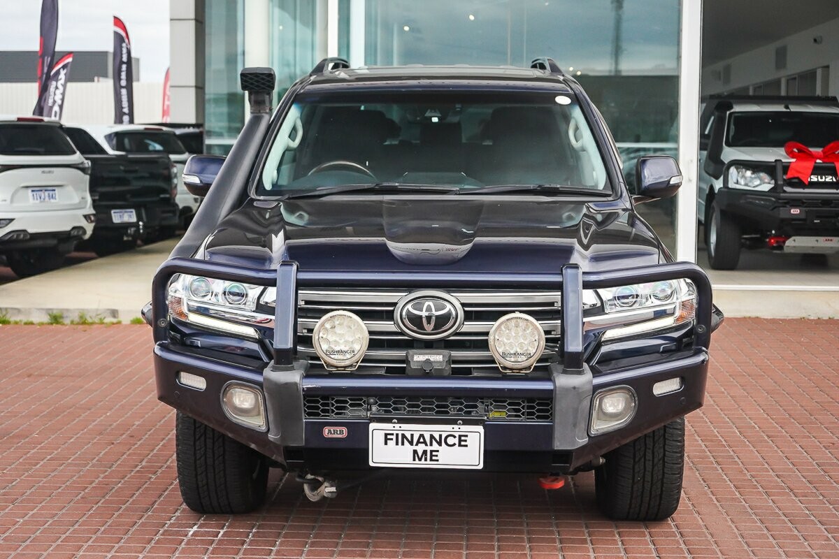 Toyota Landcruiser image 3
