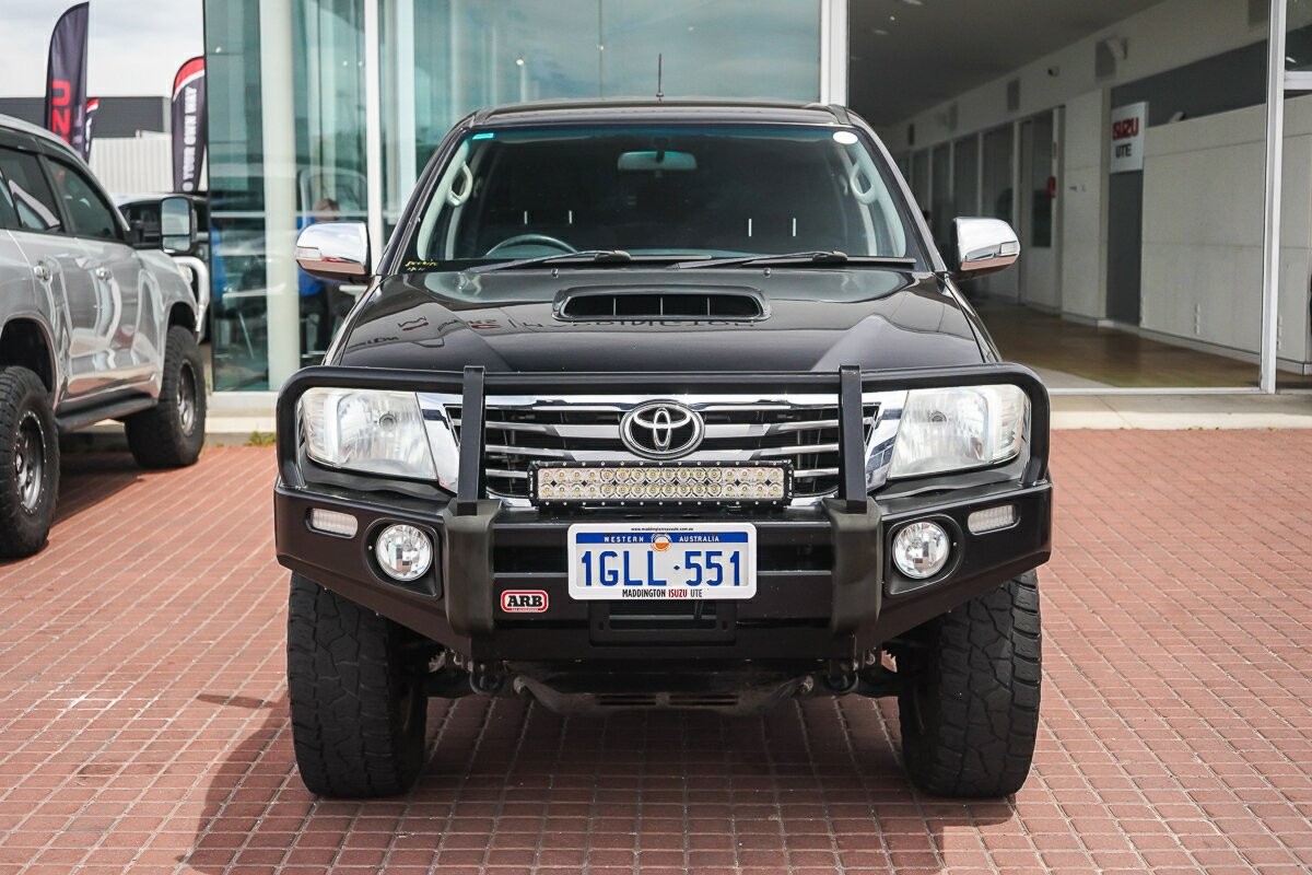 Toyota Hilux image 3