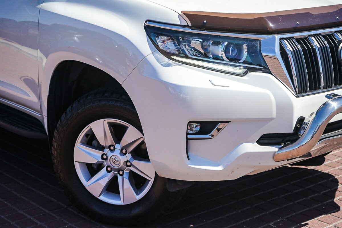 Toyota Landcruiser Prado image 2
