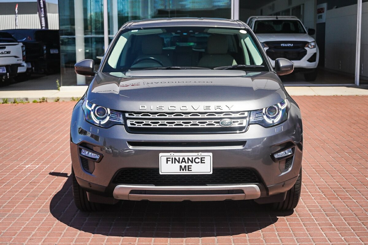 Land Rover Discovery Sport image 3