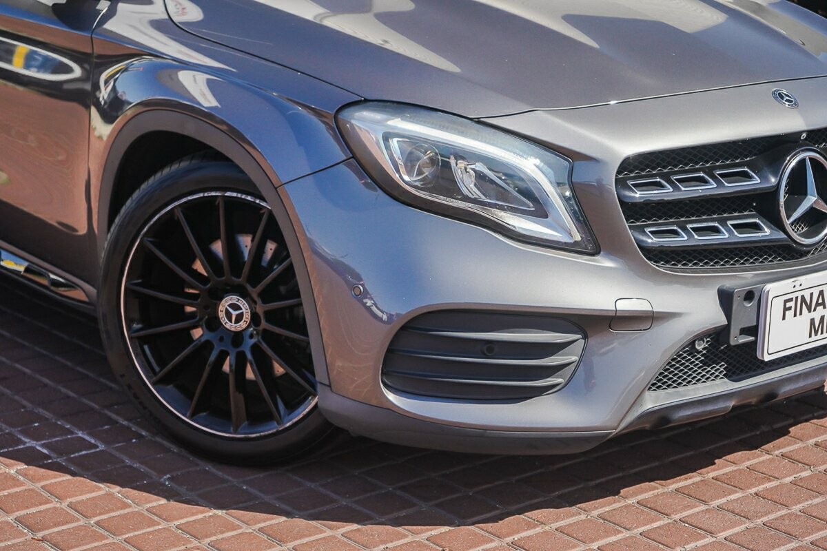 Mercedes Benz Gla-class image 2