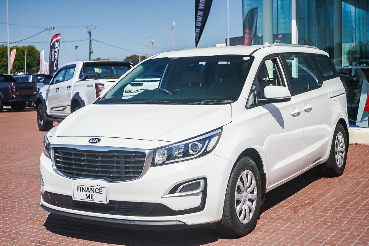 Kia Carnival image 4