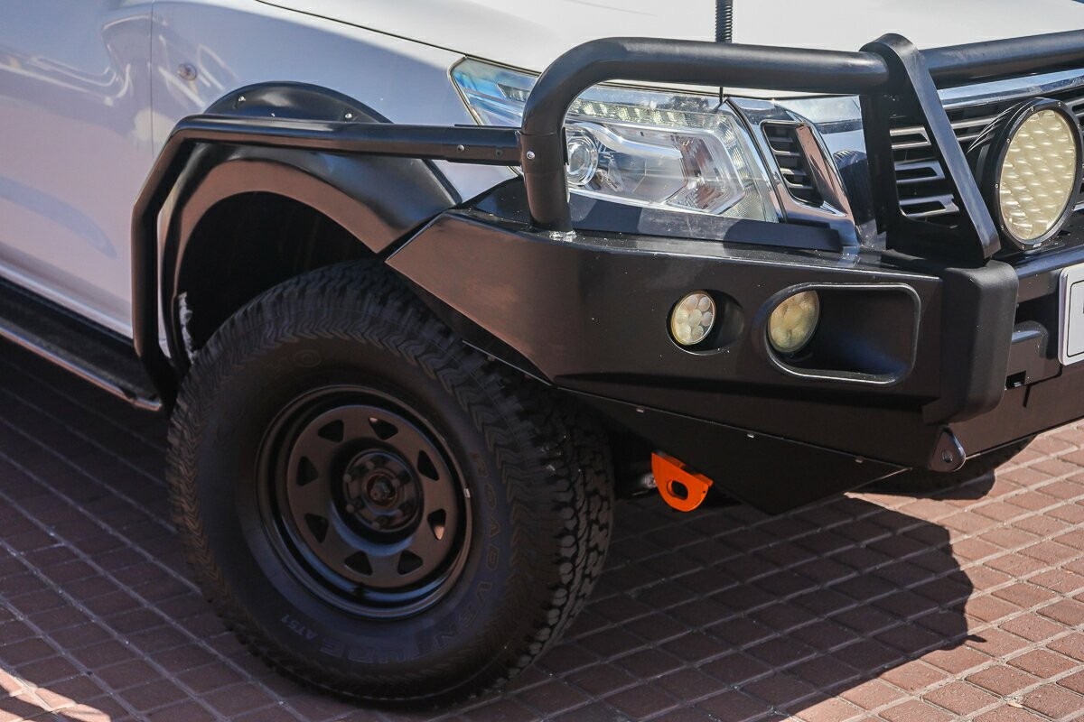 Nissan Navara image 2