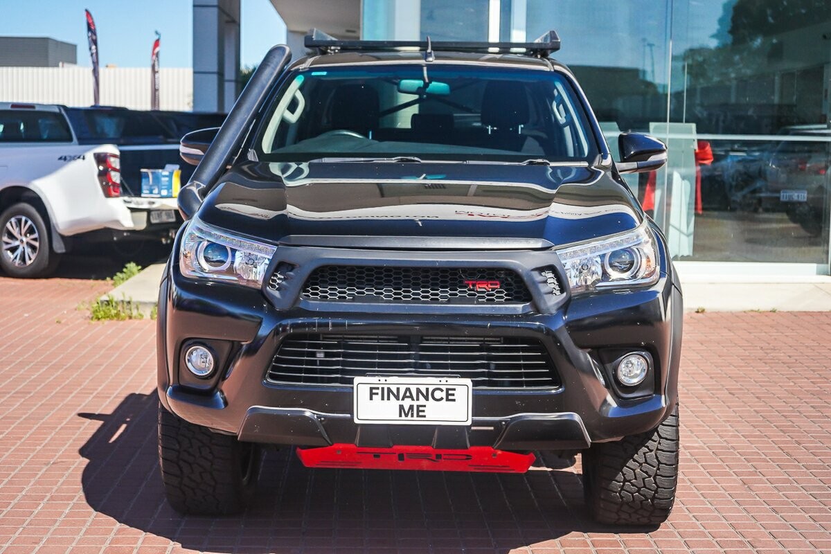 Toyota Hilux image 3