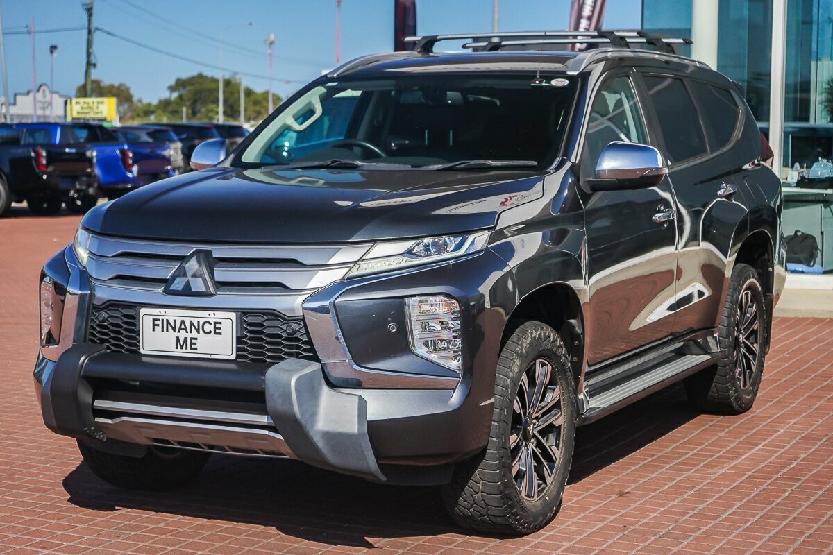 Mitsubishi Pajero Sport image 4