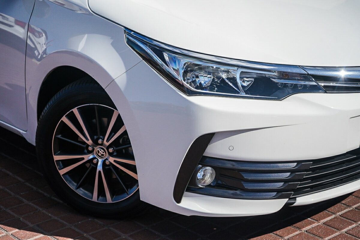 Toyota Corolla image 2