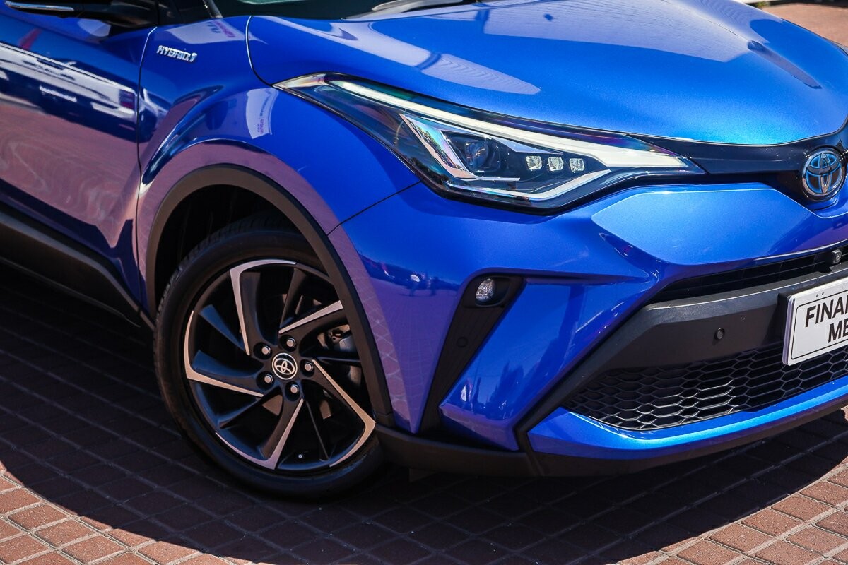 Toyota C-hr image 2