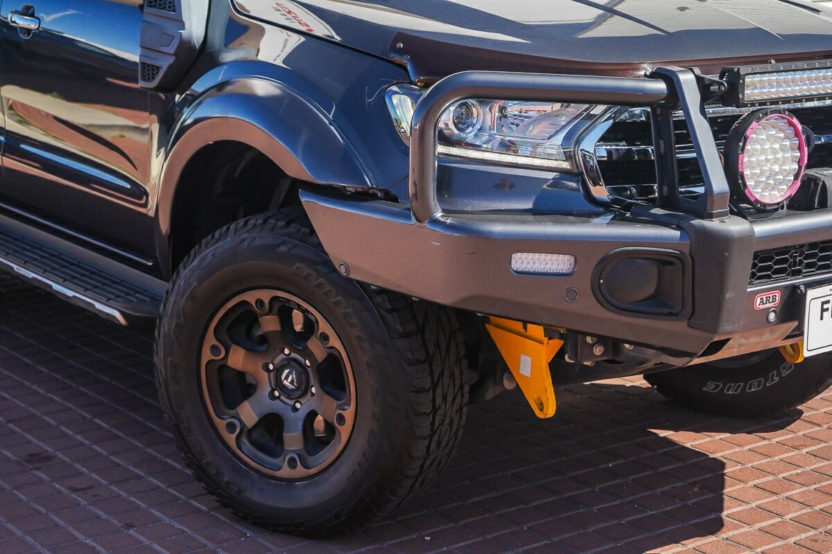 Ford Everest image 2