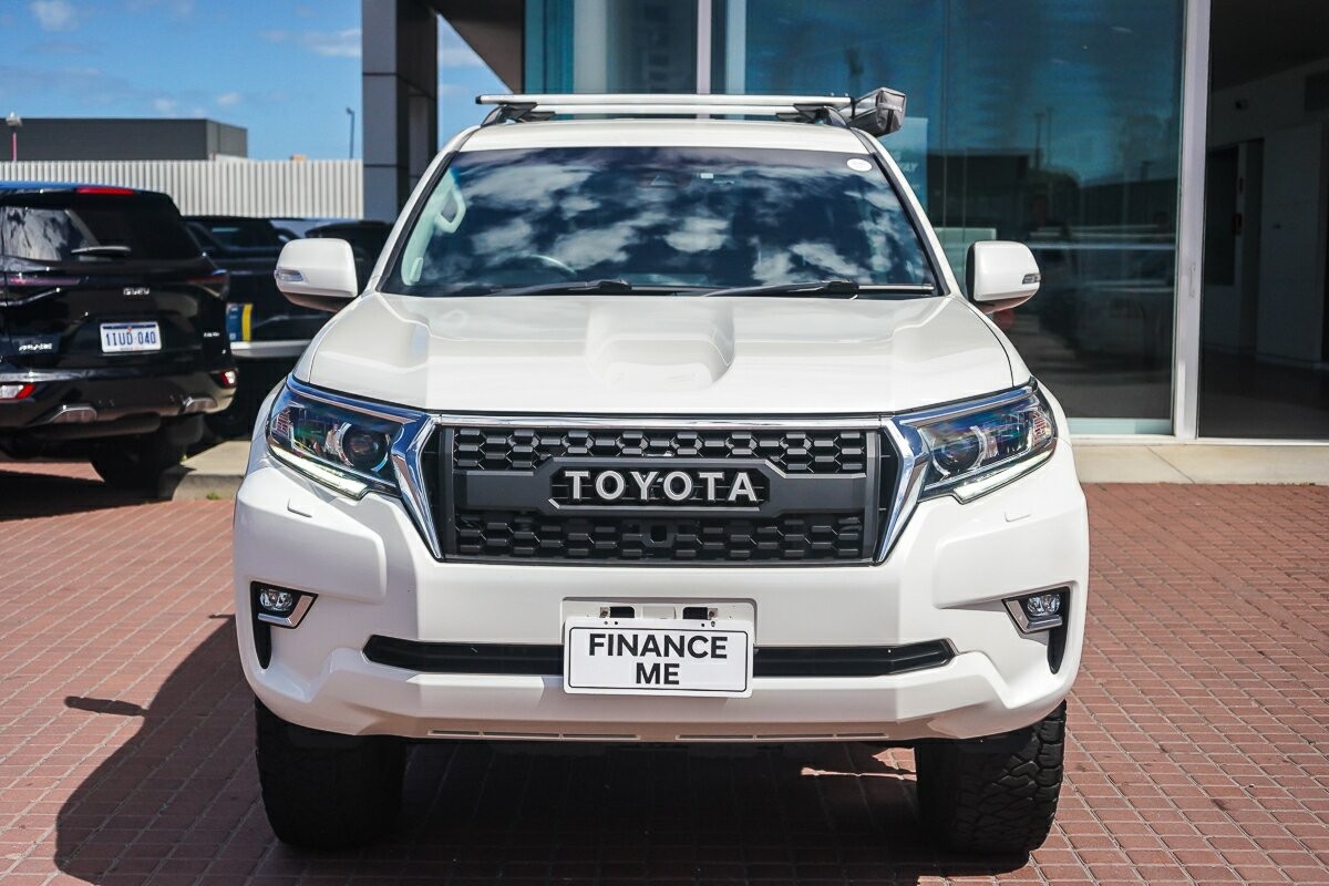 Toyota Landcruiser Prado image 3
