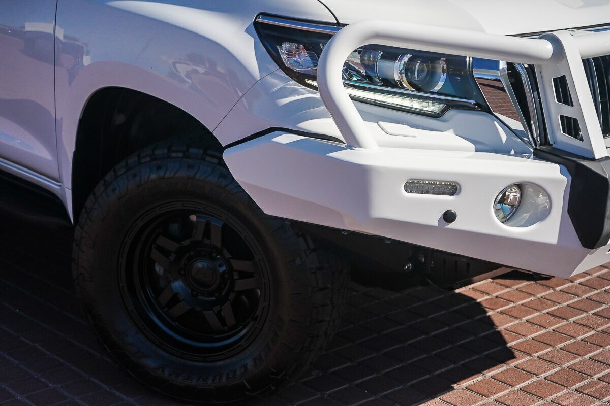 Toyota Landcruiser Prado image 2