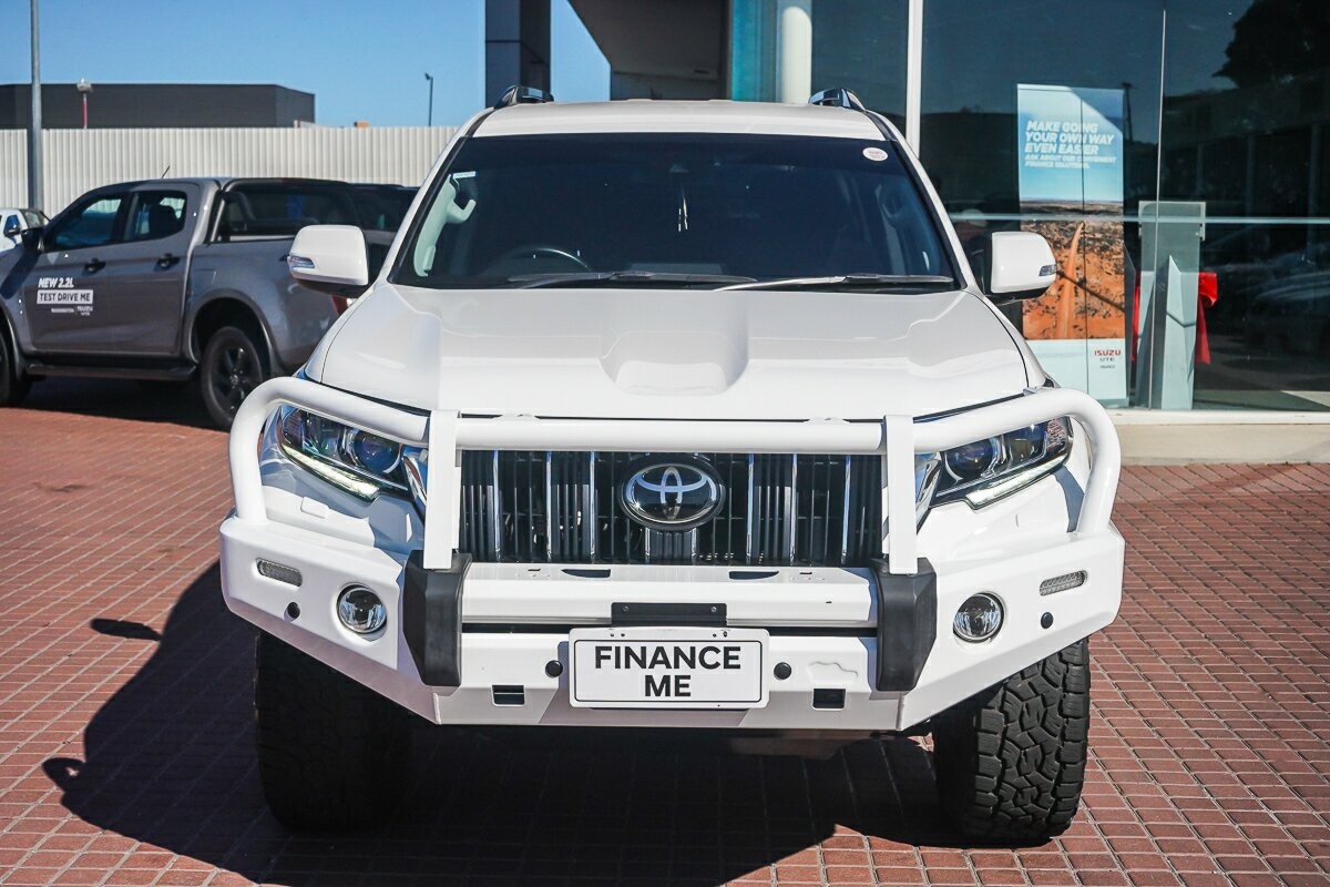 Toyota Landcruiser Prado image 3