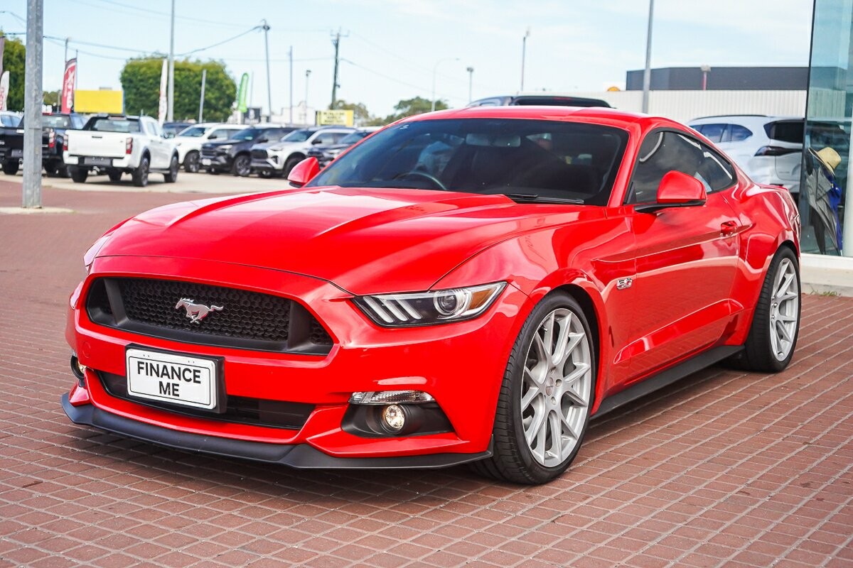 Ford Mustang image 4