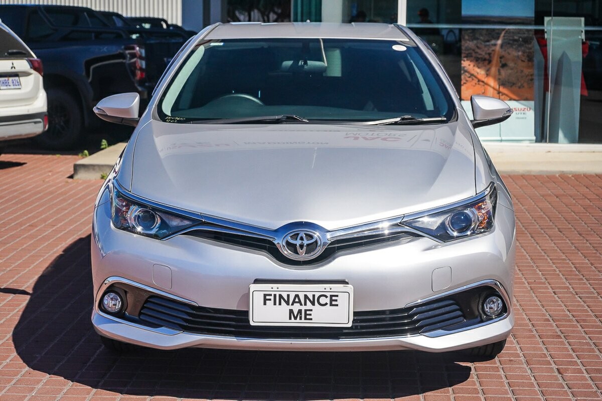 Toyota Corolla image 3