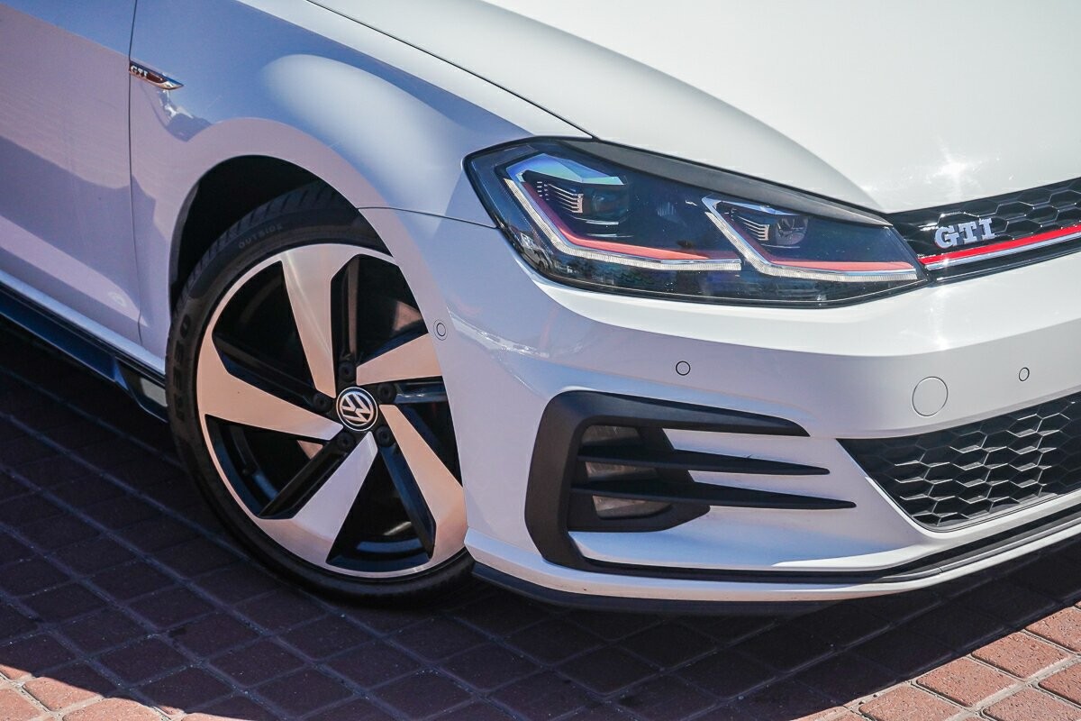 Volkswagen Golf image 2