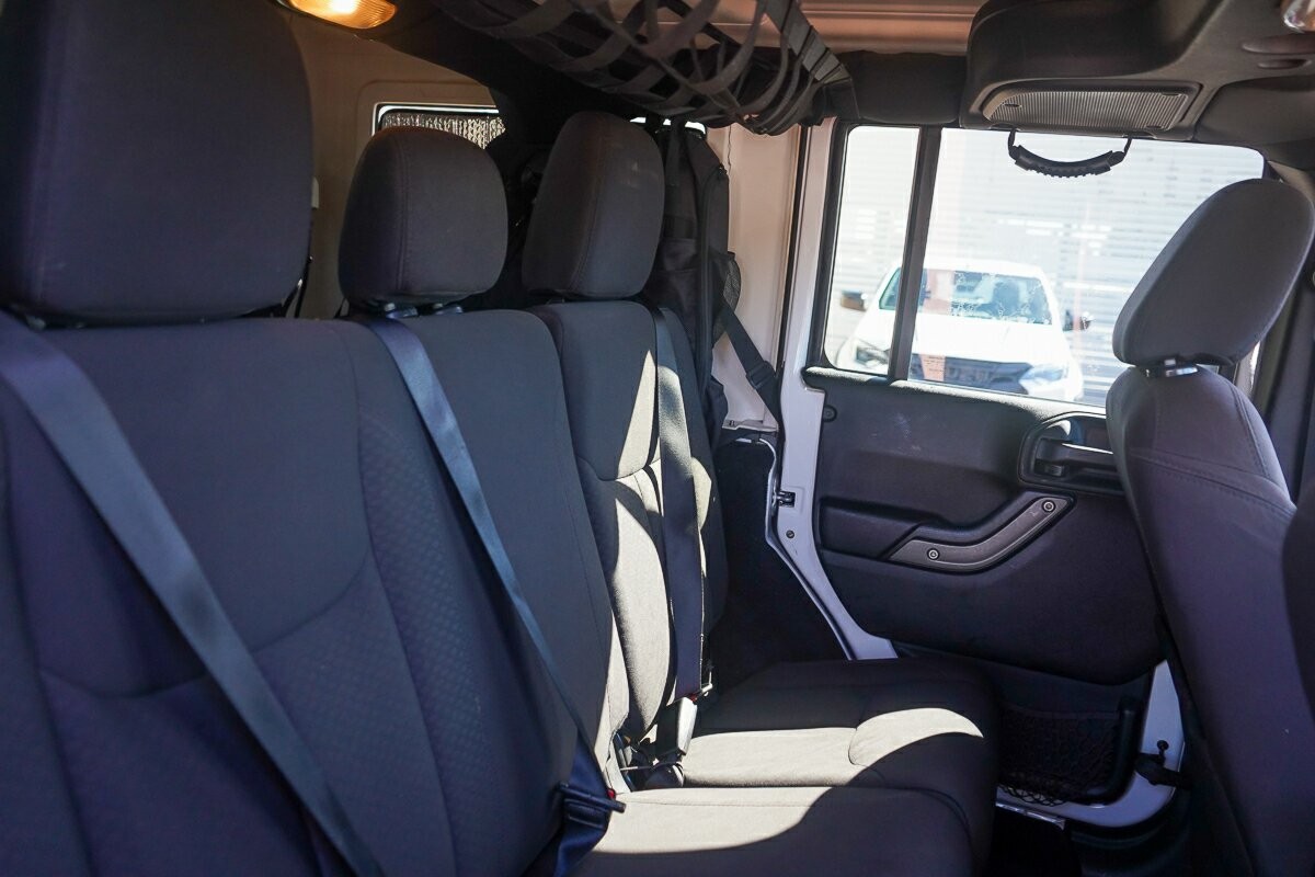 Jeep Wrangler image 3