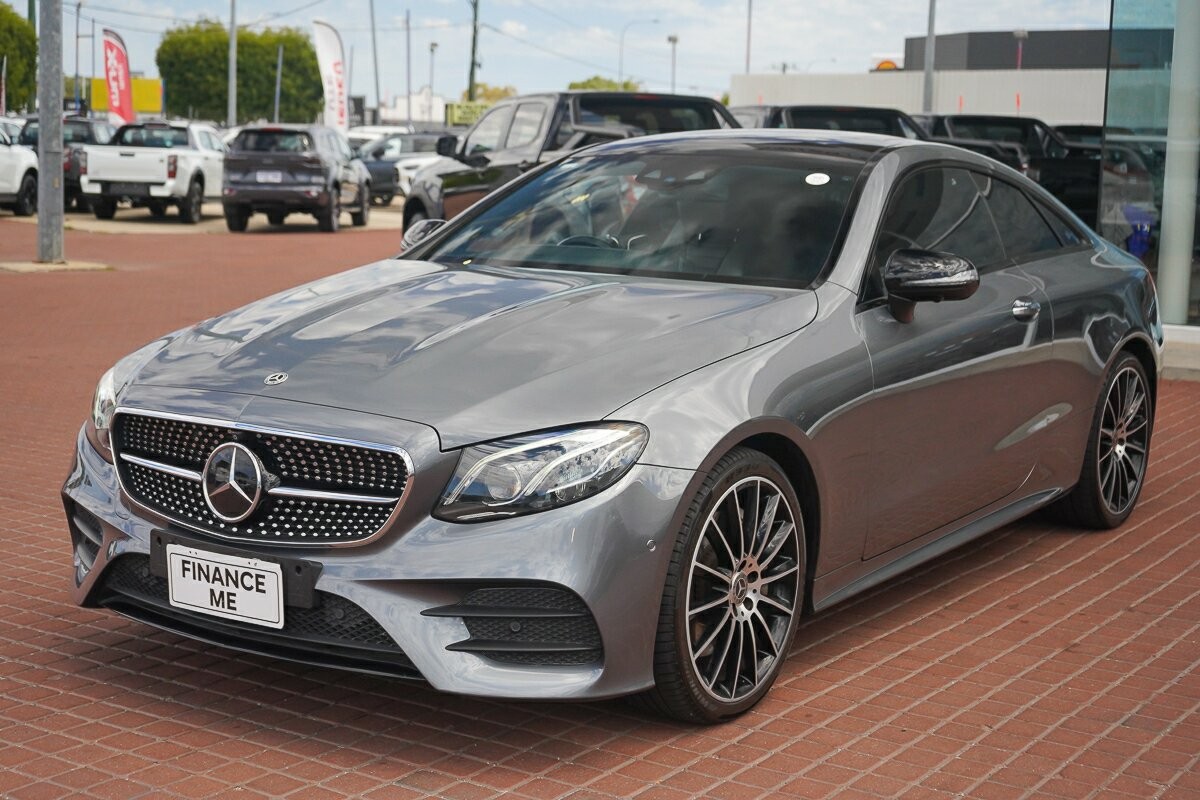 Mercedes Benz E-class image 4