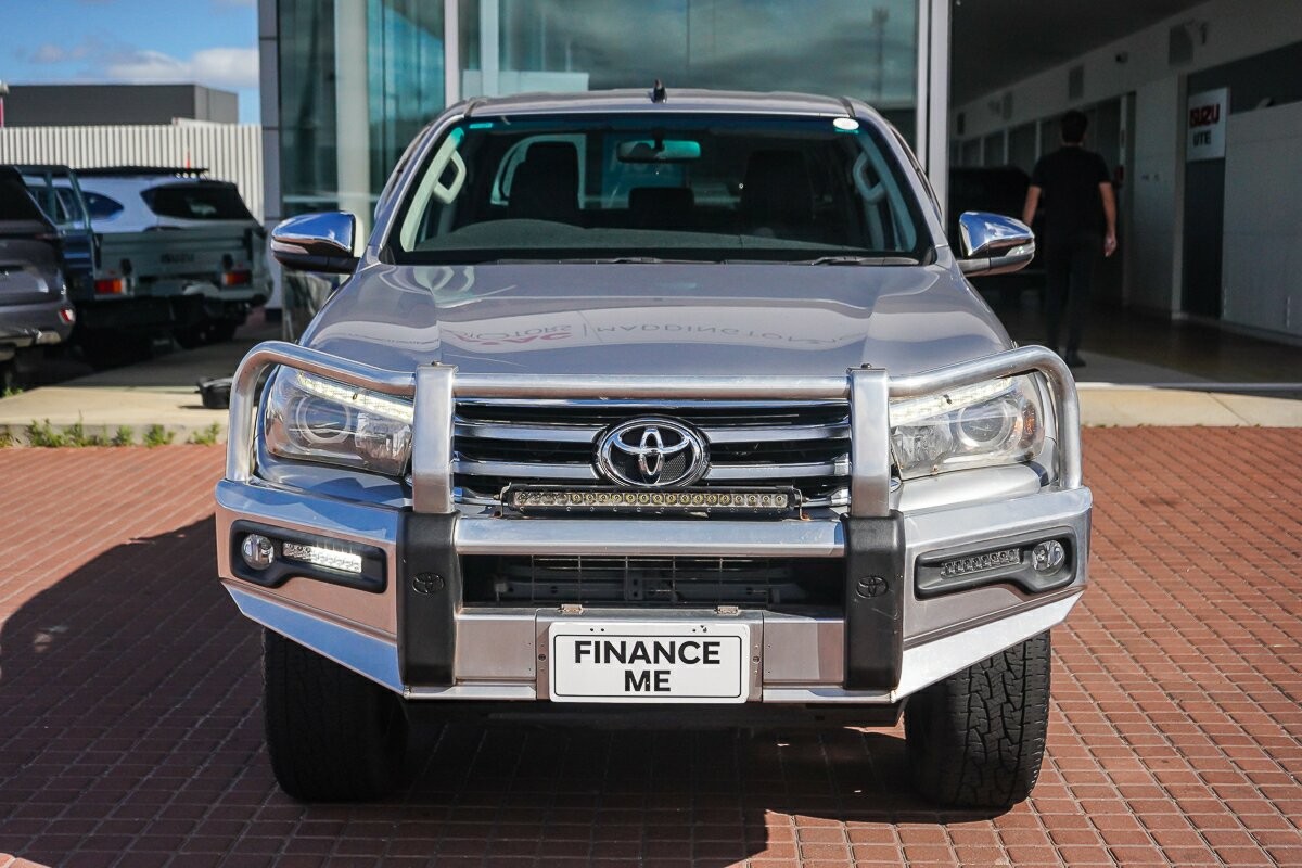 Toyota Hilux image 3