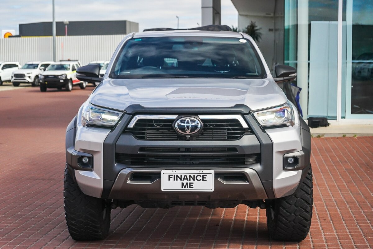 Toyota Hilux image 3