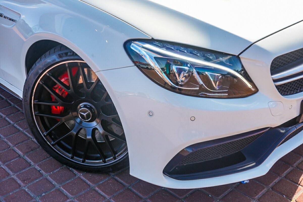 Mercedes Benz C-class image 2