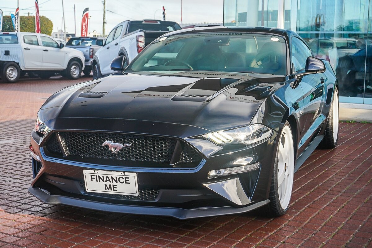 Ford Mustang image 4