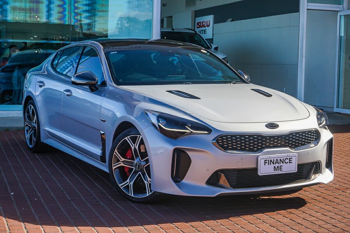 Kia Stinger image 1
