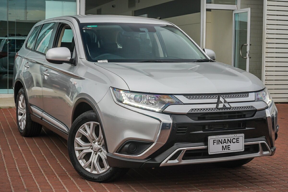 Mitsubishi Outlander image 1