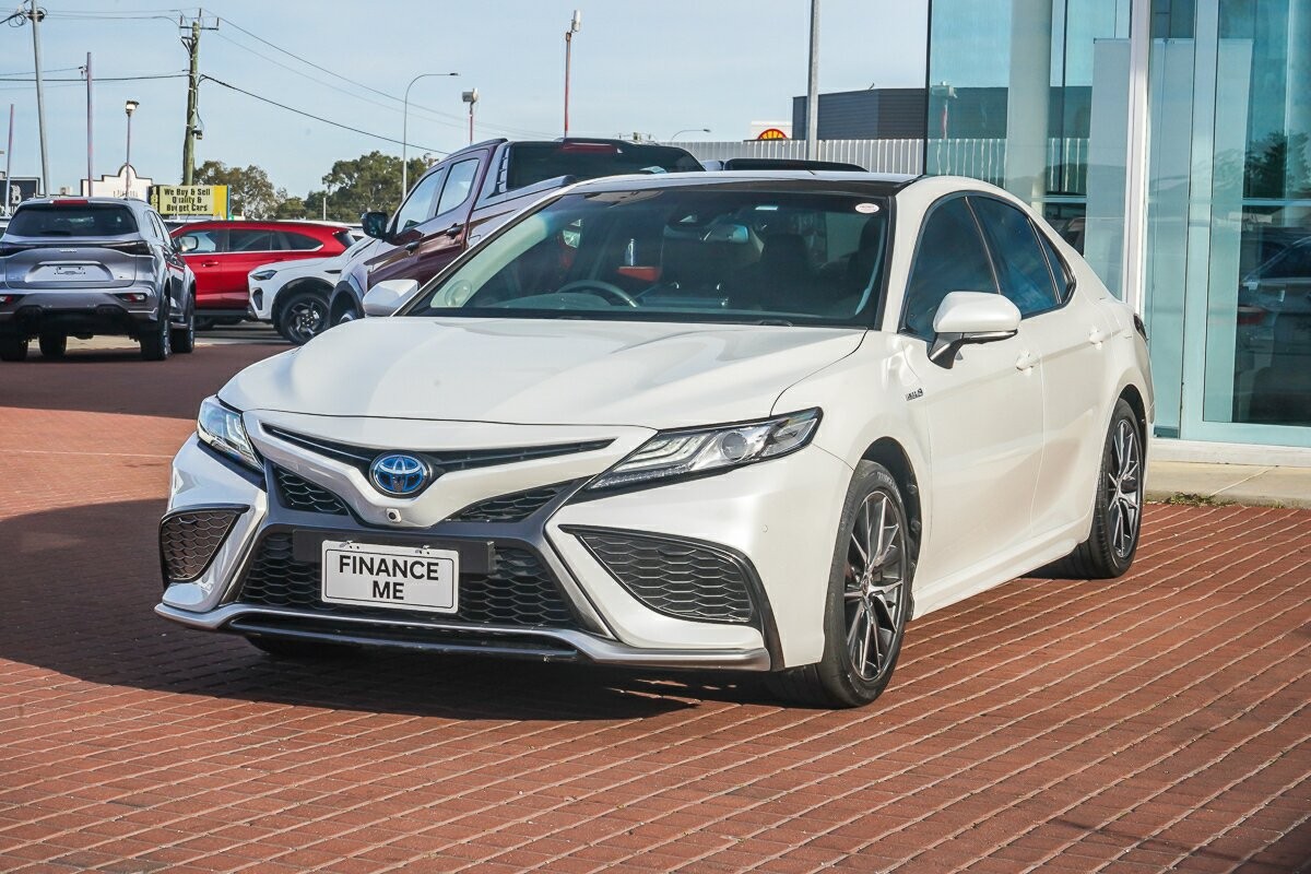 Toyota Camry image 4
