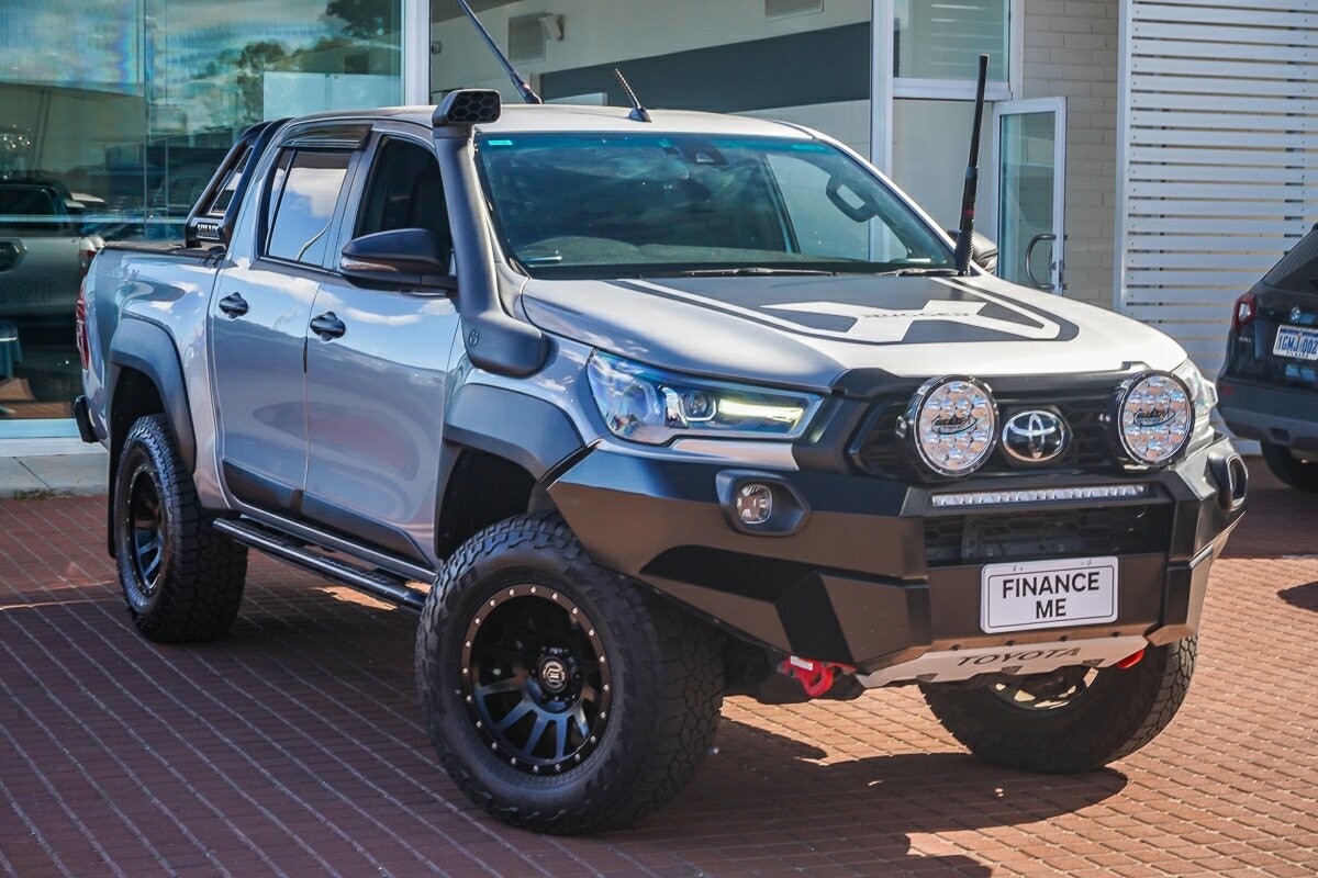 Toyota Hilux image 1
