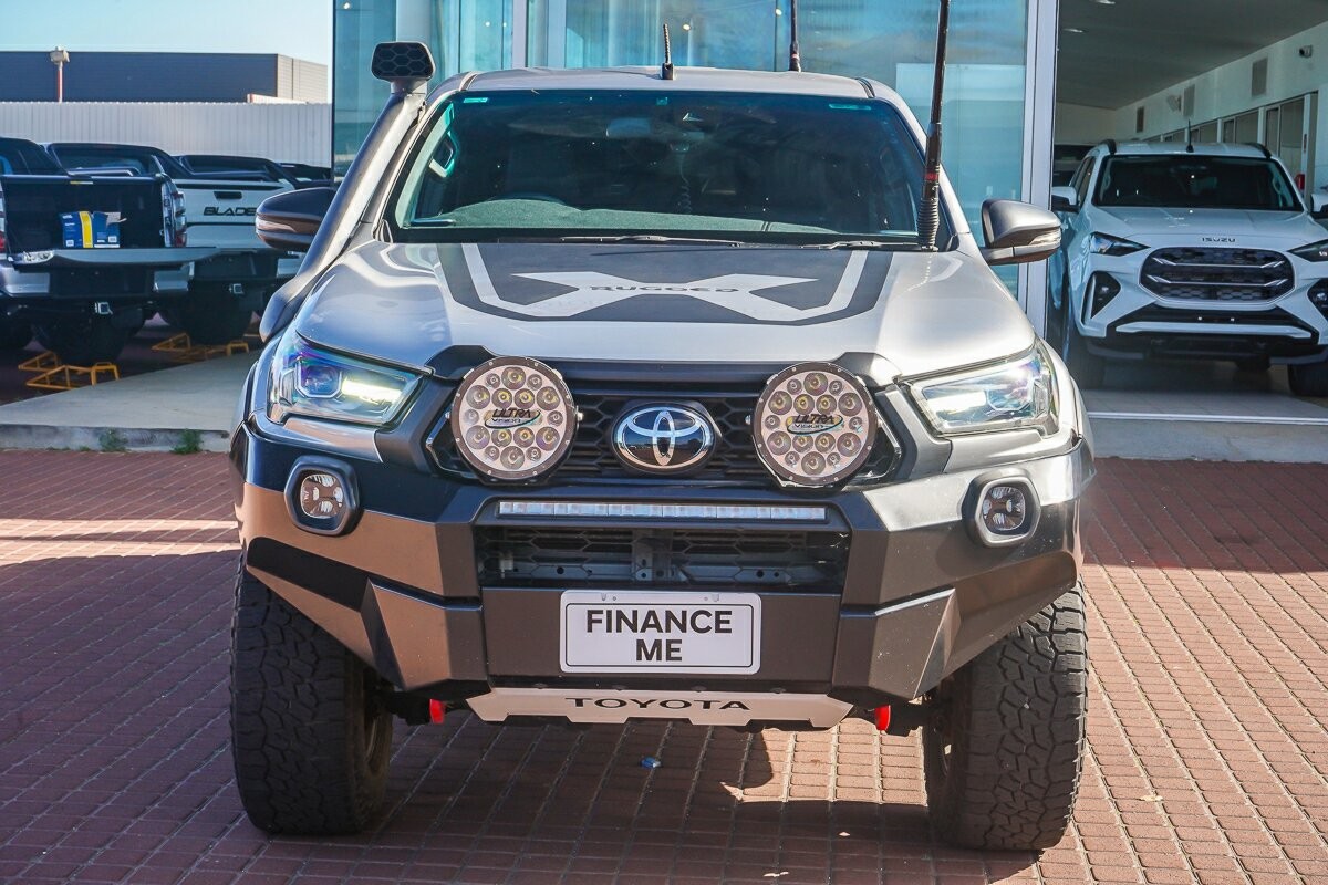 Toyota Hilux image 3