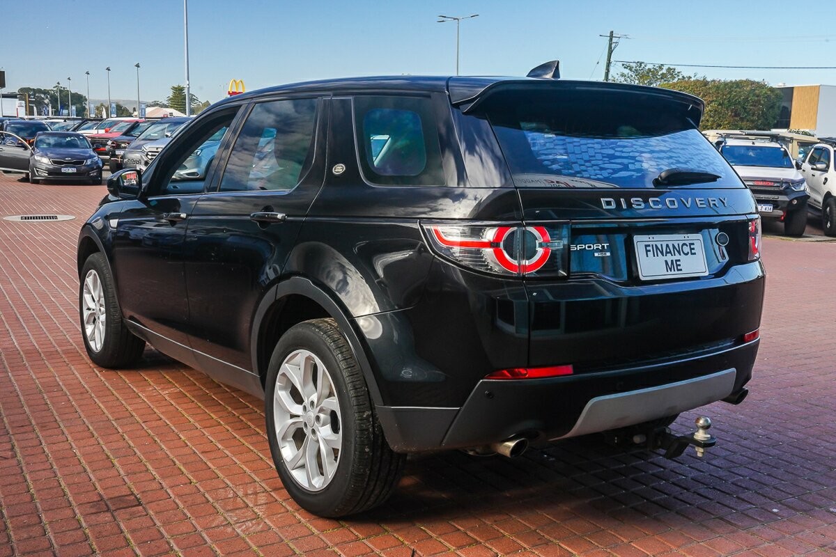 Land Rover Discovery Sport image 3