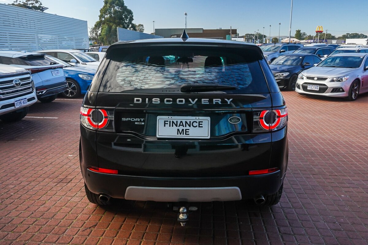 Land Rover Discovery Sport image 4