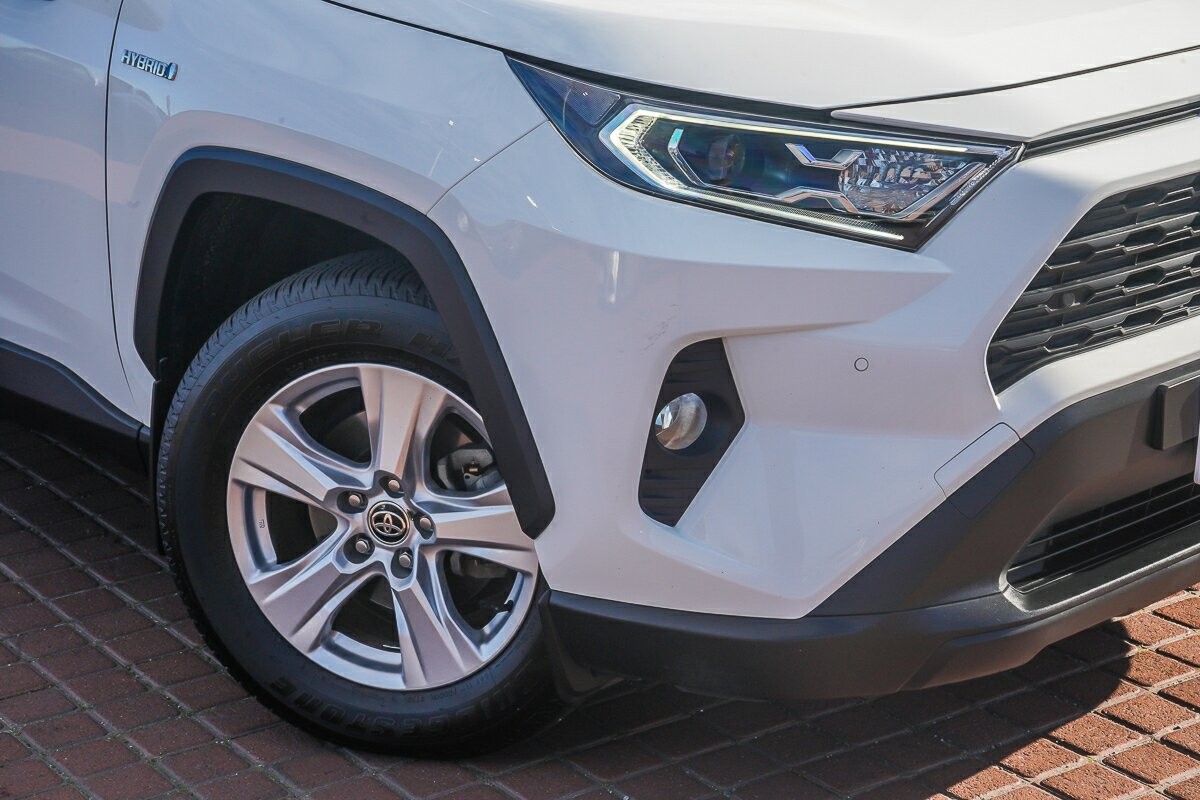 Toyota Rav4 image 2