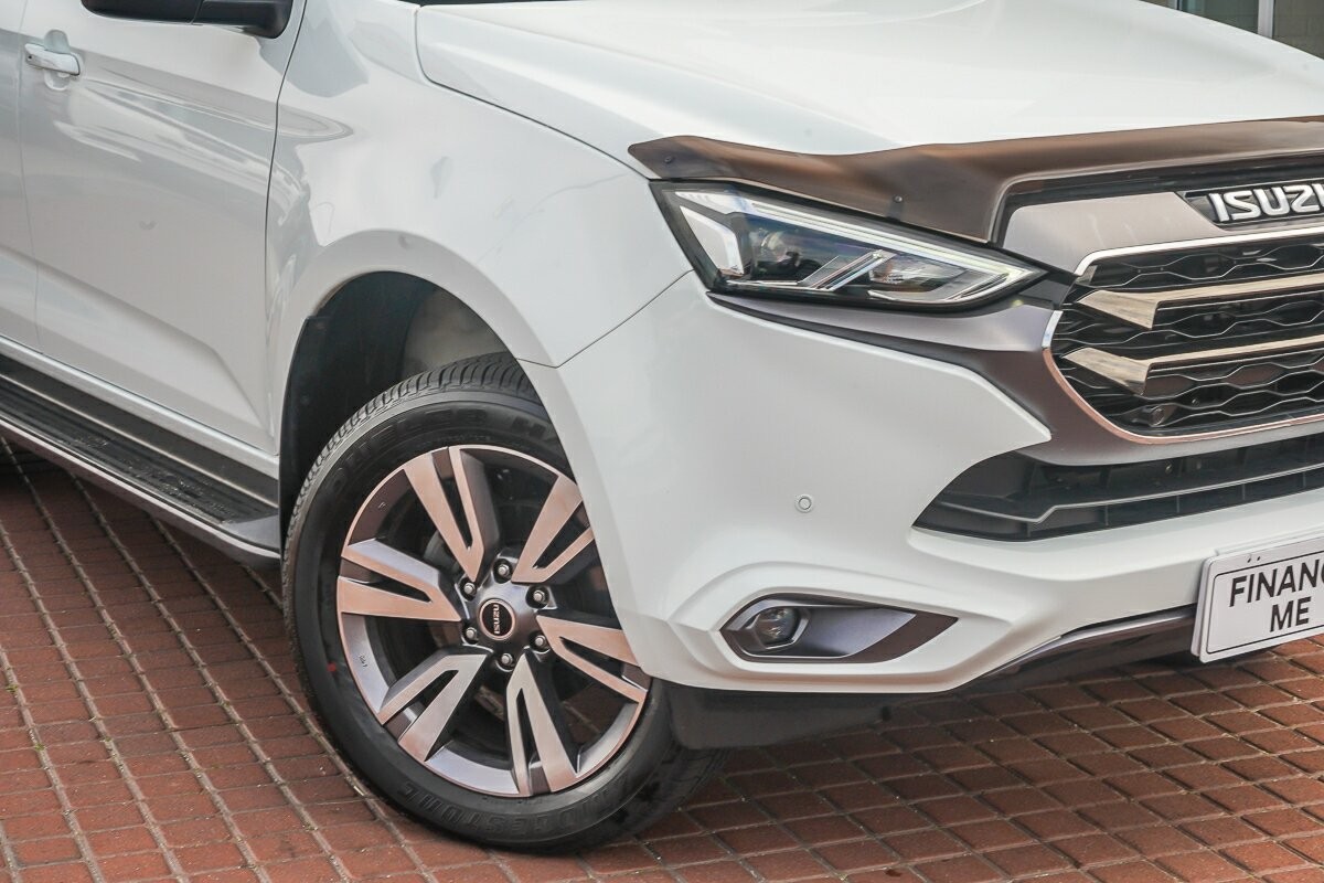 Isuzu Mu-x image 2