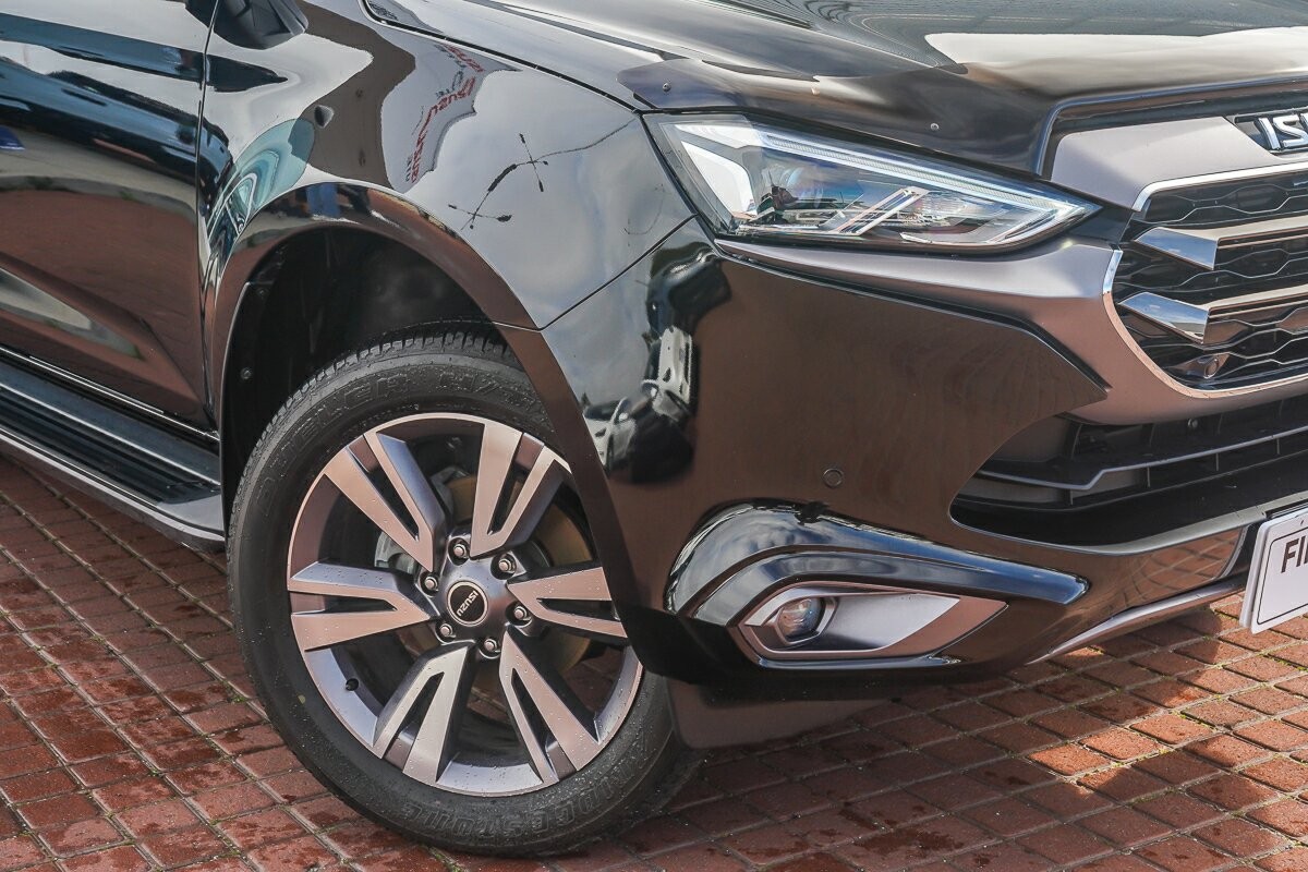 Isuzu Mu-x image 2