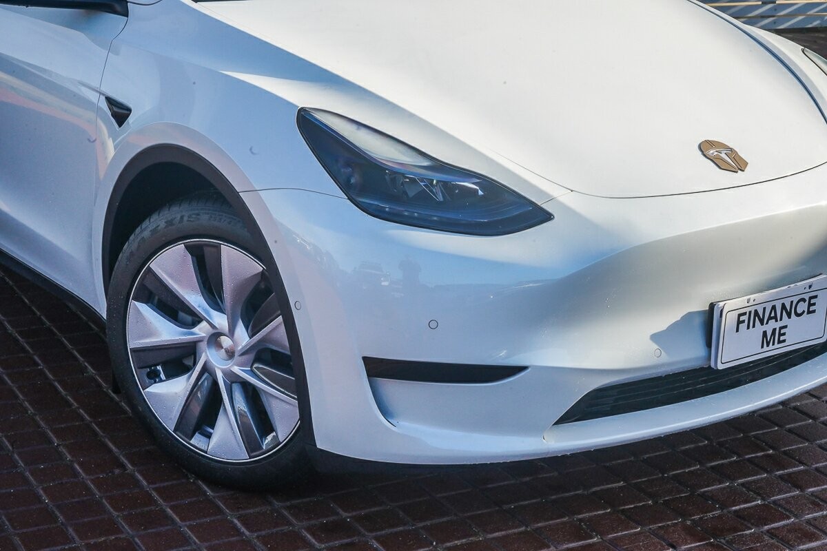 Tesla Model Y image 2