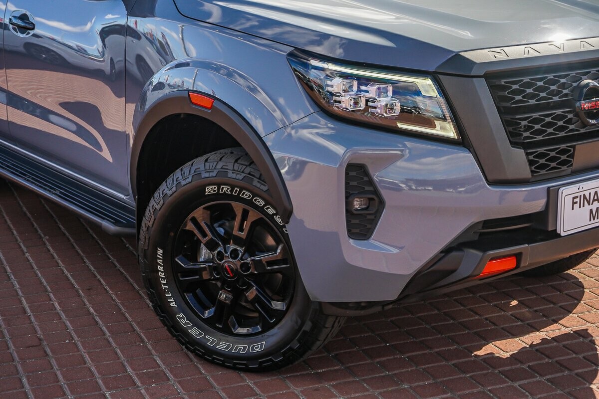 Nissan Navara image 2