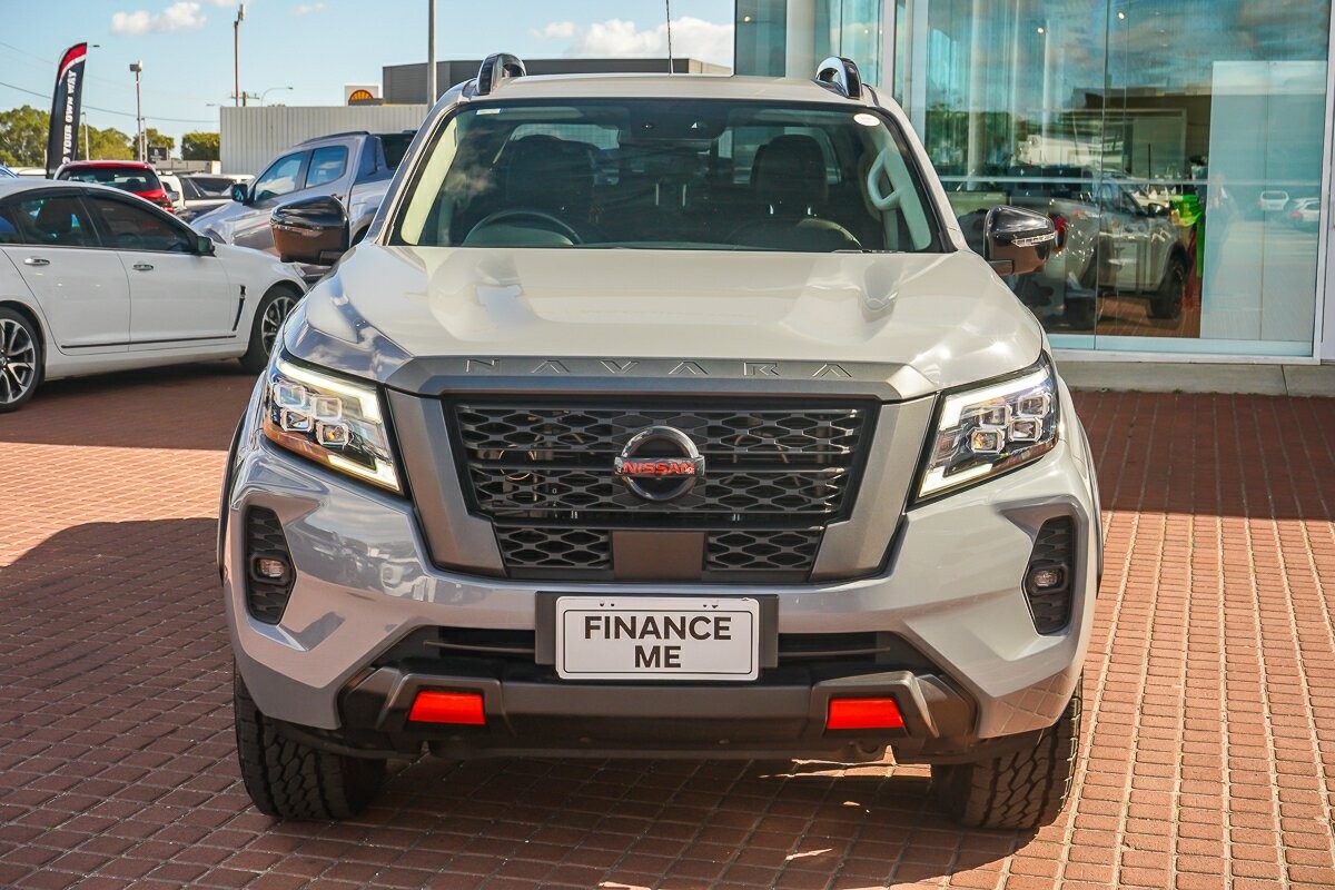 Nissan Navara image 3