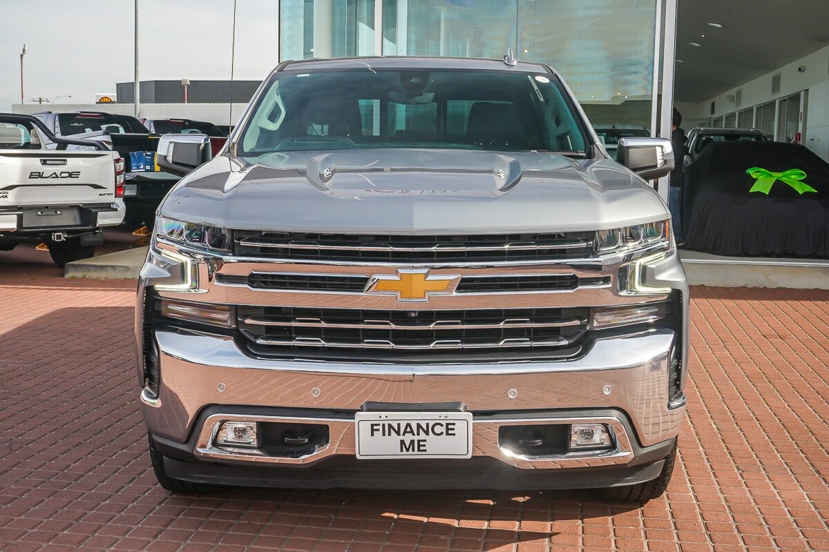 Chevrolet Silverado image 3